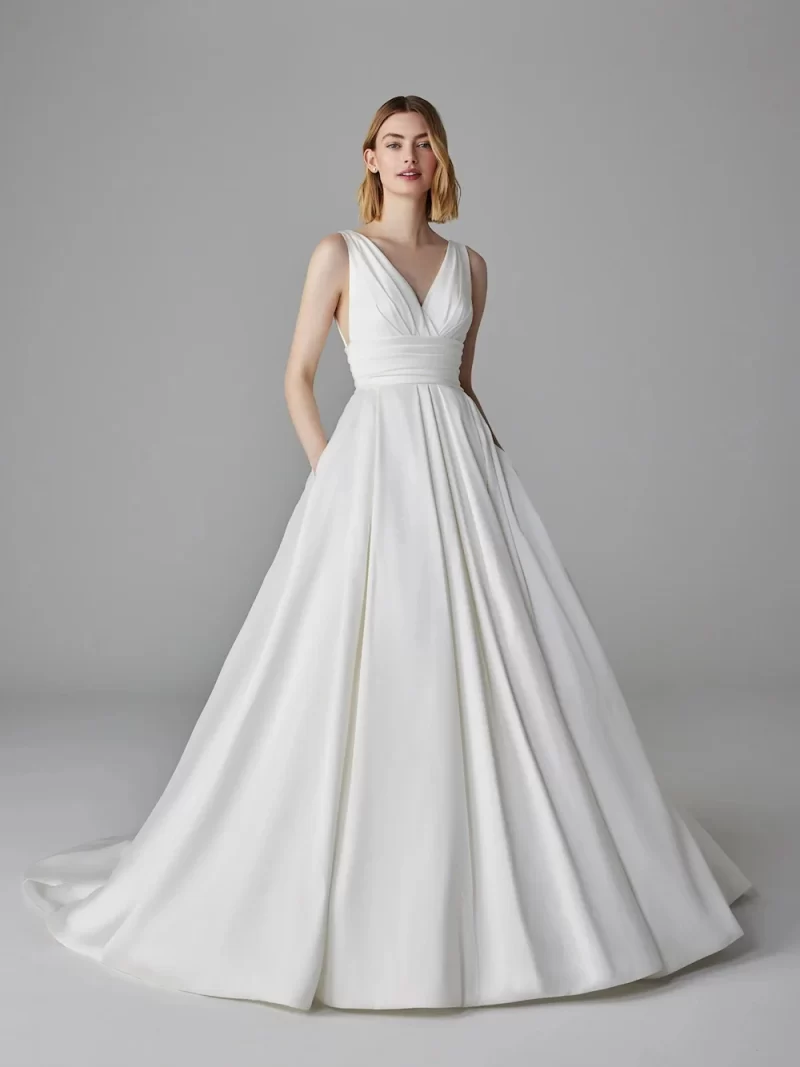 Lumineuse wedding gown